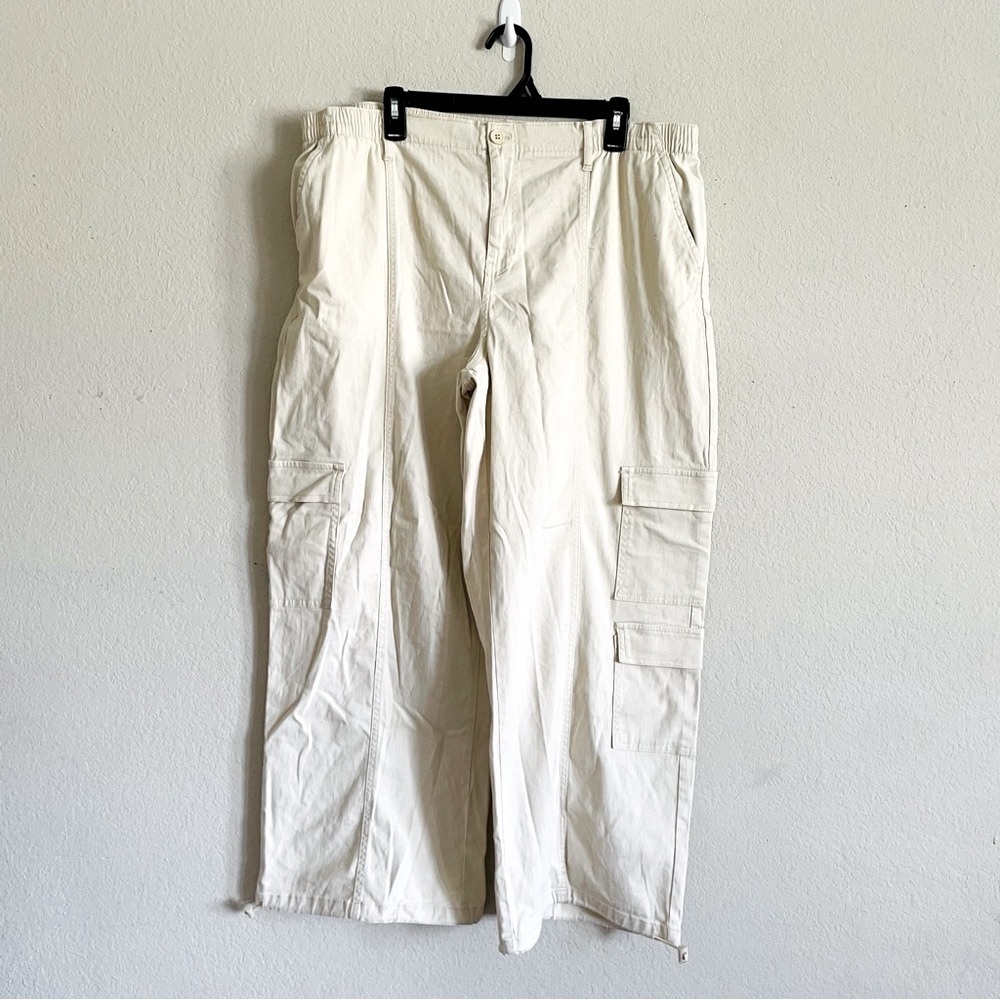 Celebrity Pink woman cream Cargo Pants size XXL in style wide leg elastic back